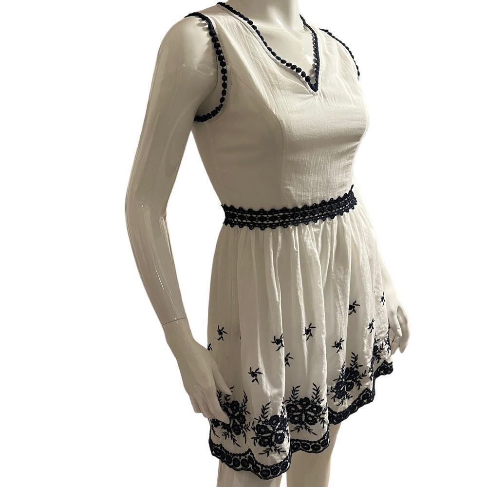 SALE 15.00 Altae’d State Mini Sundress Dress White & Navy Embroidered size Small
